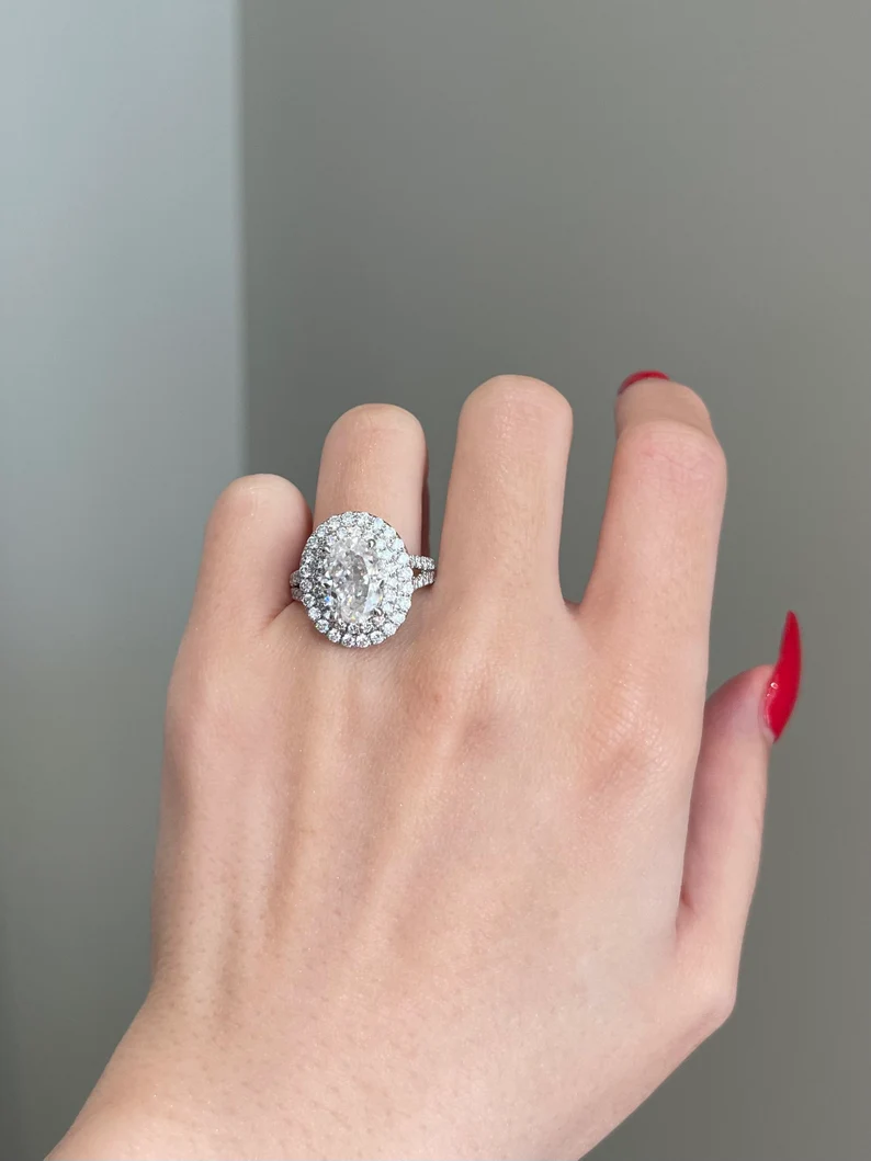 3.5 Carat Oval Cut Engagement Diamond Ring - Image 2
