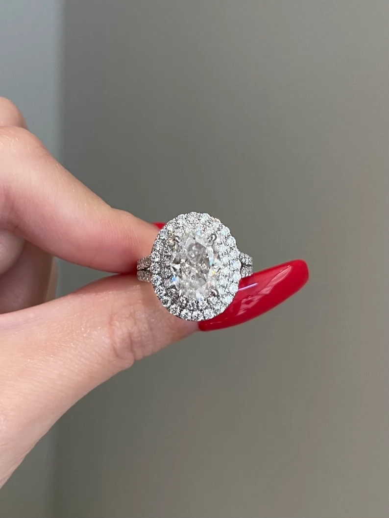 3.5 Carat Oval Cut Engagement Diamond Ring - Image 3