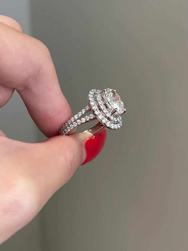 3.5 Carat Oval Cut Engagement Diamond Ring - Image 4