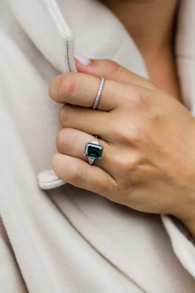 925 Silver 4.7 Carat Emerald Stone Engagement Ring