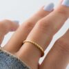 Thick ring with 1.8mm thickness and spiral design