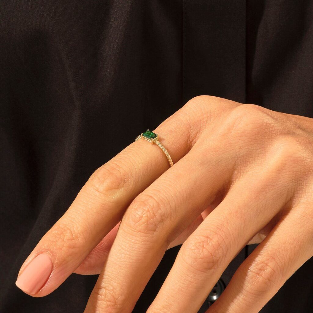 925 Sterling Silver Baguette Emerald Twist Ring