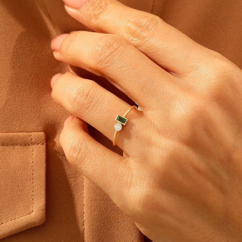 925 Sterling Silver Delicate Emerald Ring