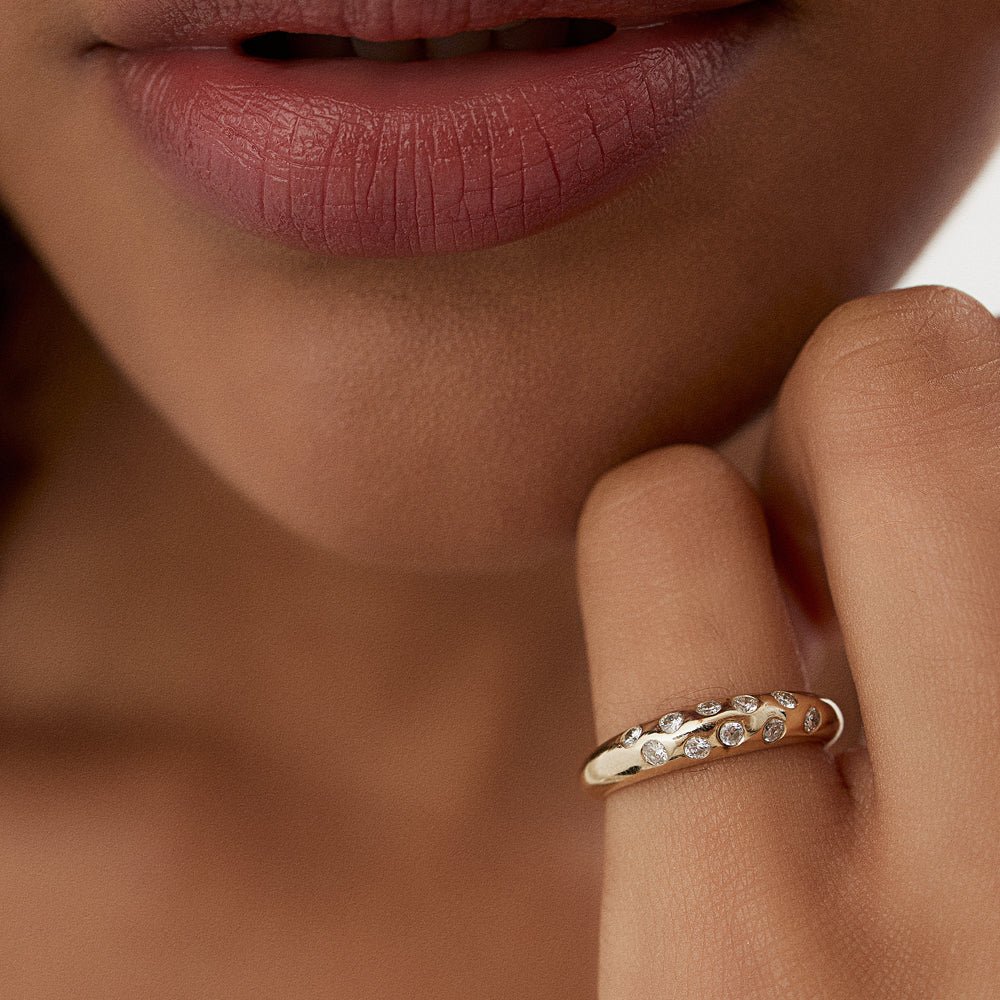 925 Sterling Silver Dome Zig Zag Flush Diamond Ring