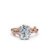 Oval-cut engagement ring with F colour and VS2 clarity