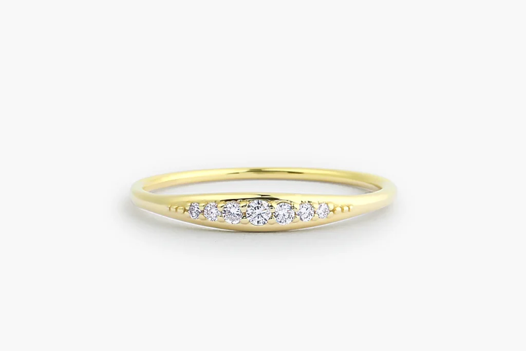 925 Sterling Silver Graduating Diamond Wedding Band