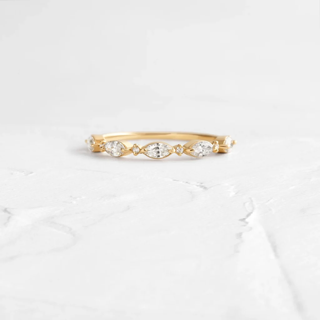 925 Sterling Silver Interwoven Band with Diamond