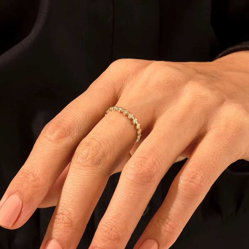 925 Sterling Silver Leaf Band: Dainty Floral Vine Ring for Her, Stackable and Elegant