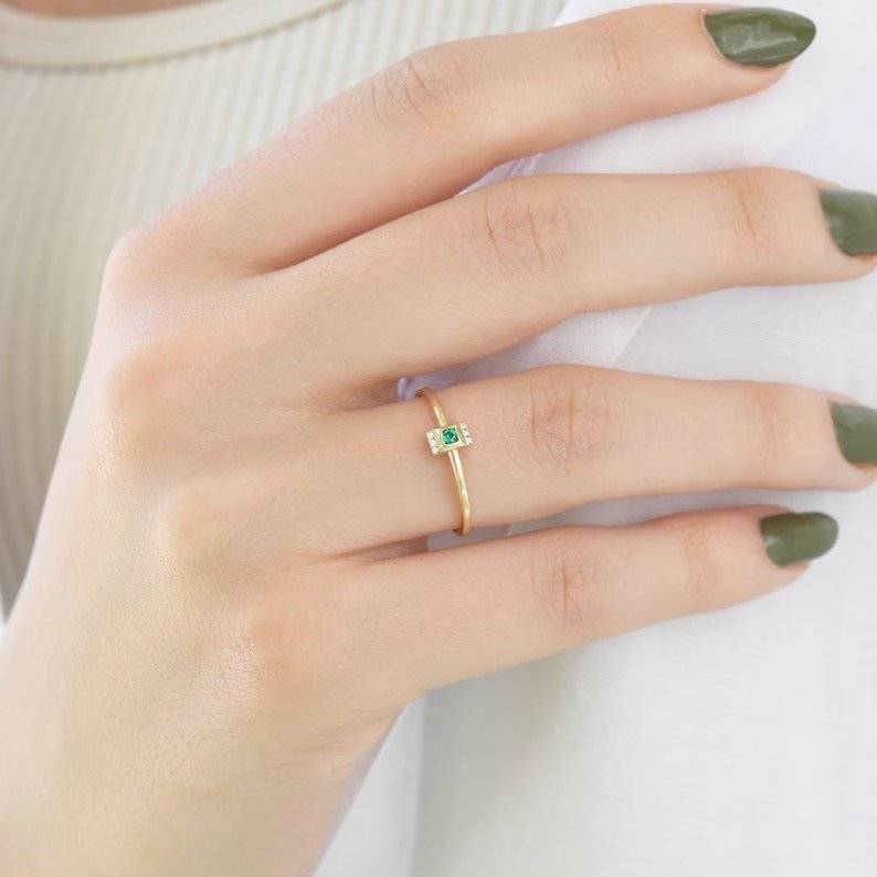 925 Sterling Silver Minimalist Emerald Promise Ring