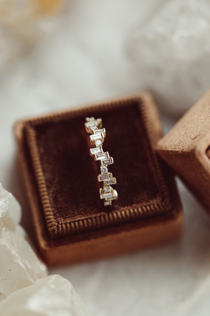 925 Sterling Silver Stepped Baguette and Round Diamond Pattern Band