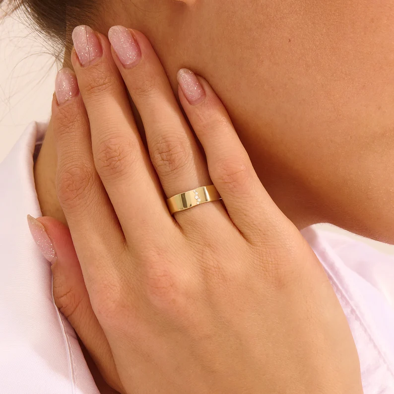 925 Sterling Silver Wavy Wedding Band: Line Pave Ring with Tiny Diamond Cluster