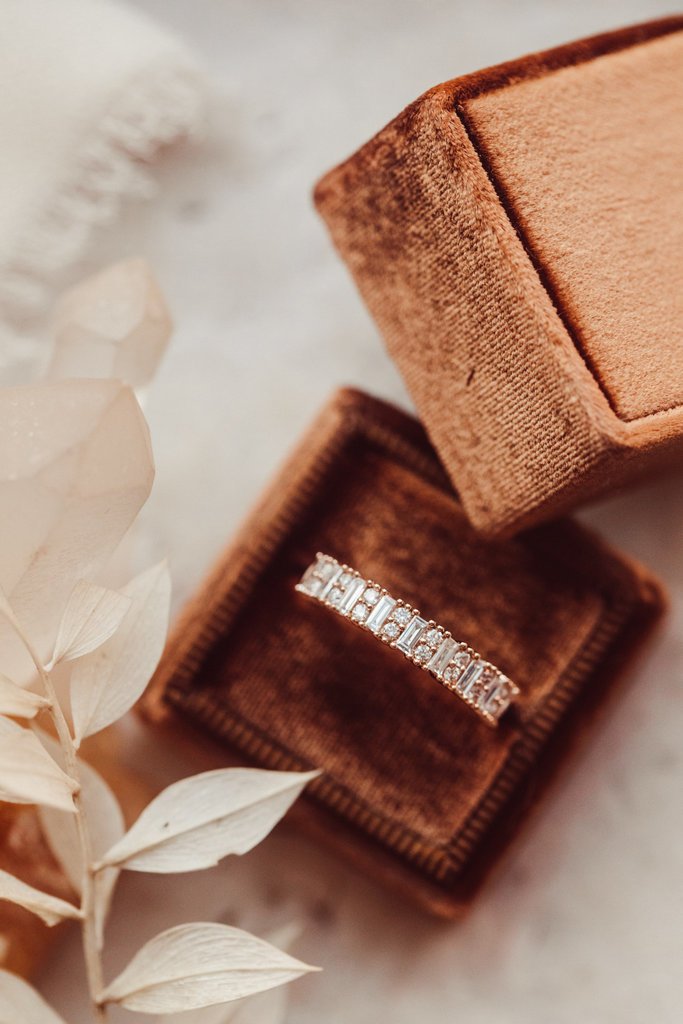 Alternating Baguette and Double Round Diamond Band