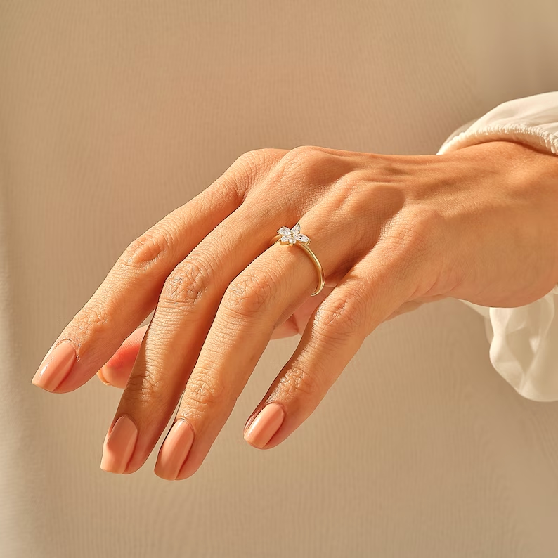 925 Sterling Silver Elegant Flower Promise Ring