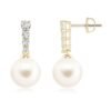 Pearl earrings with graduated stone detailing